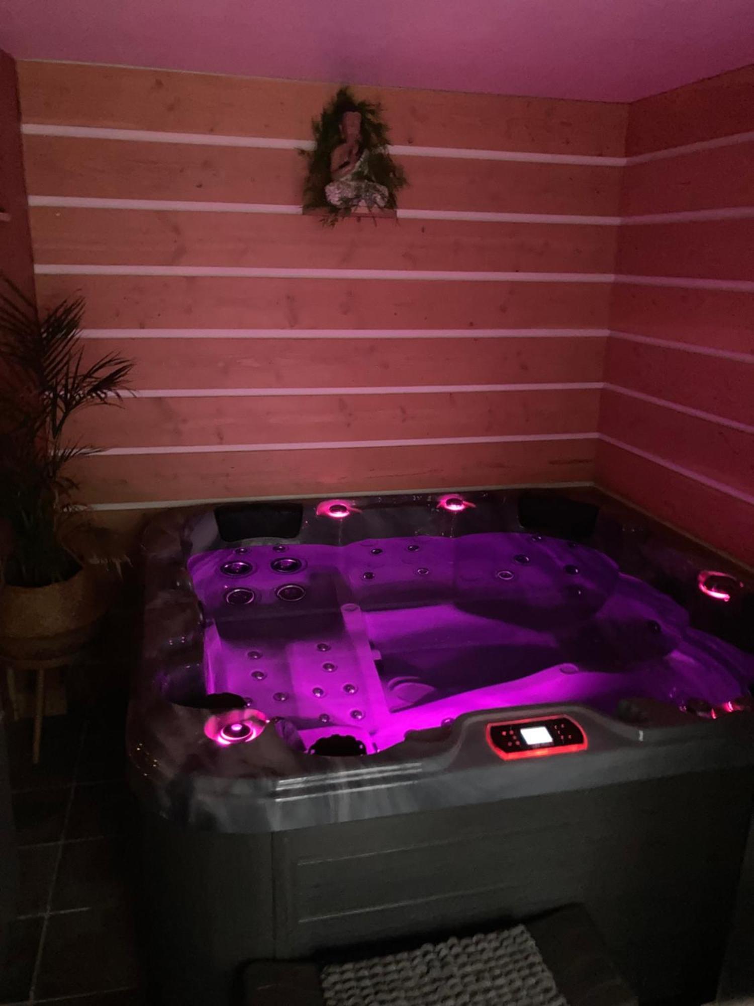 Le Chai De La Rose Spa Et Seances Bien Etre Doué-la-Fontaine Exteriör bild
