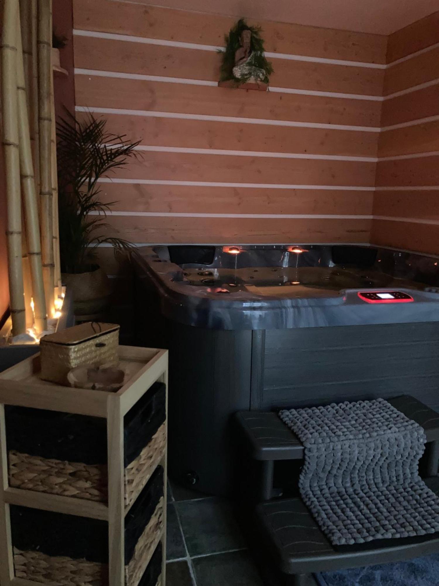 Le Chai De La Rose Spa Et Seances Bien Etre Doué-la-Fontaine Exteriör bild
